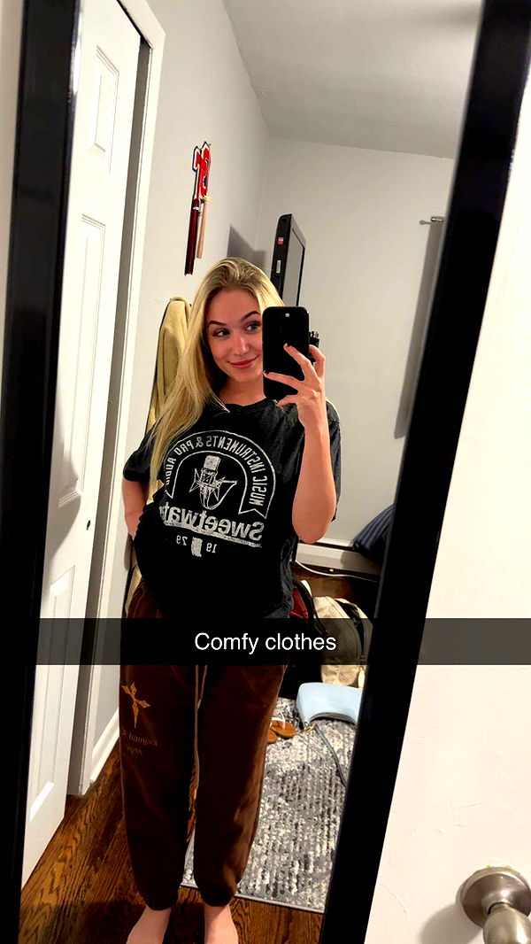 kayleedolisi image ~ Altpins