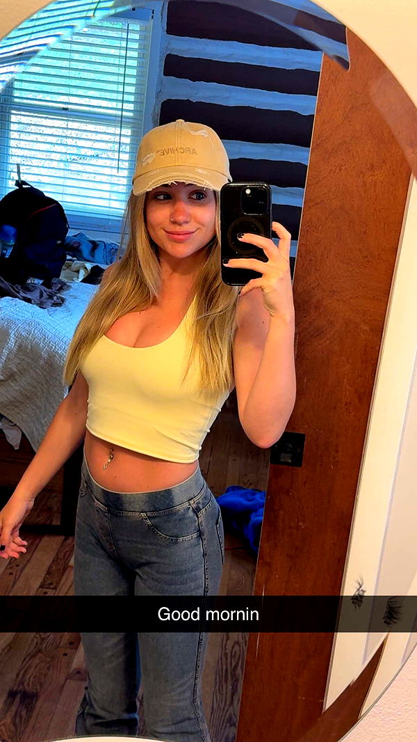 kayleedolisi image ~ Altpins