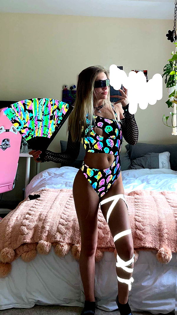 kayleedolisi image ~ Altpins