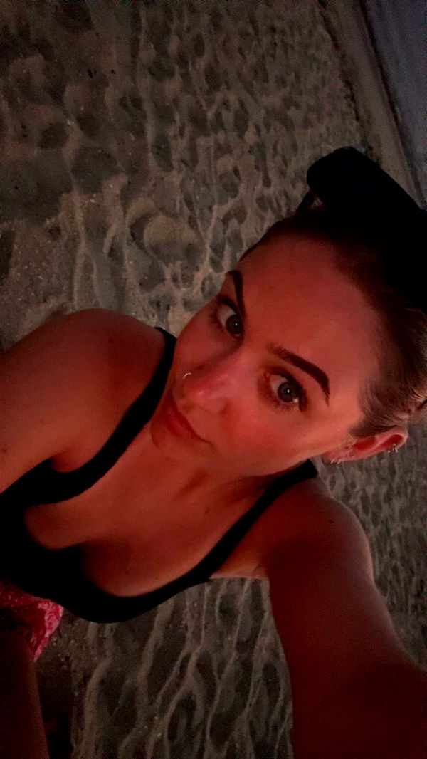 kayleedolisi image ~ Altpins