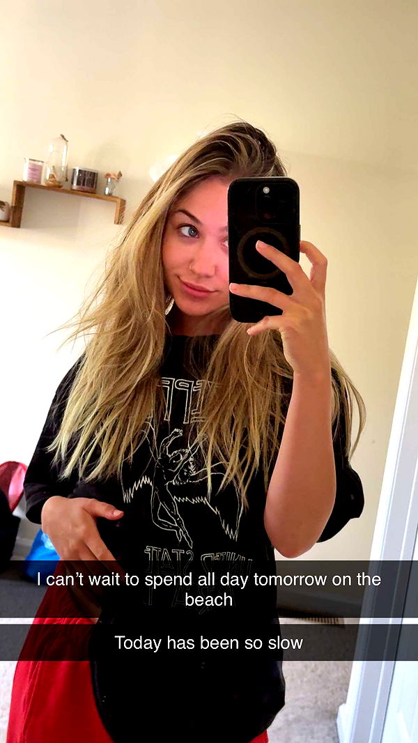 kayleedolisi image ~ Altpins