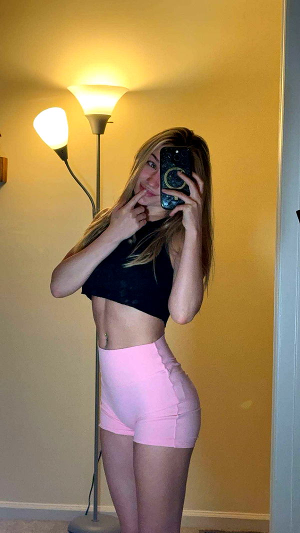 kayleedolisi image ~ Altpins