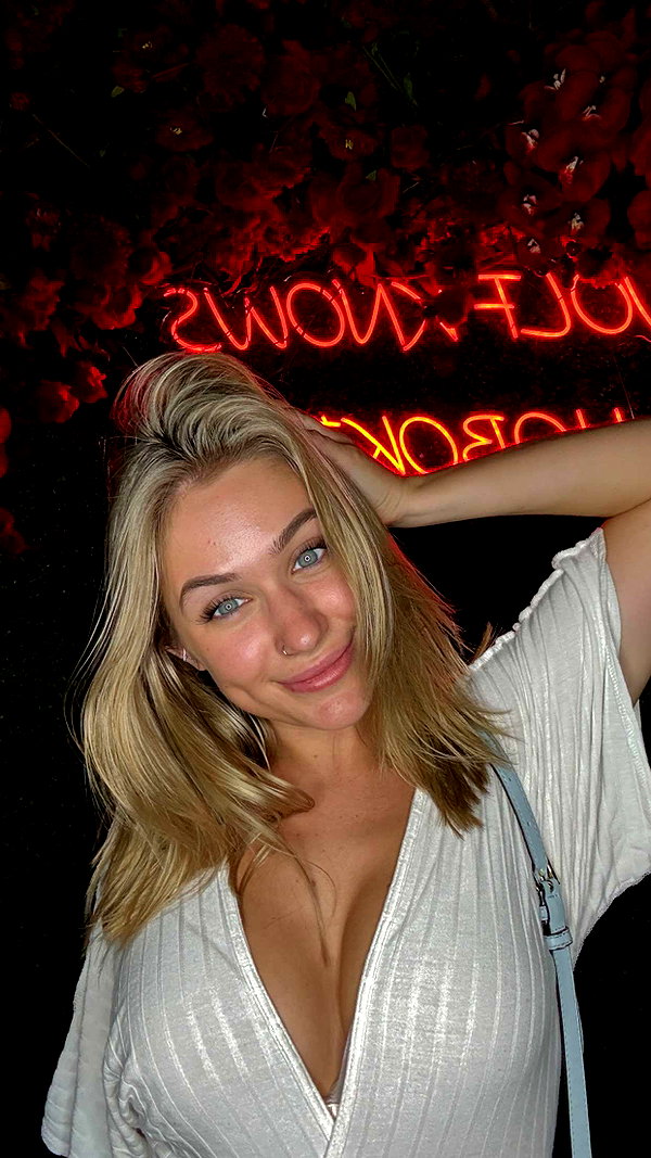 kayleedolisi snapchat image archive image