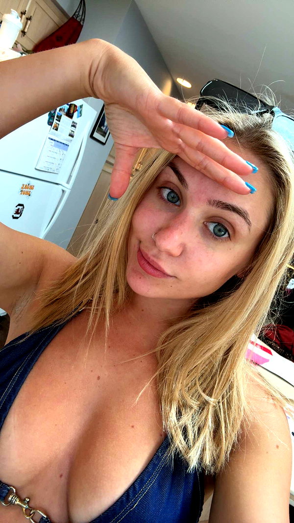 kayleedolisi snapchat image archive image