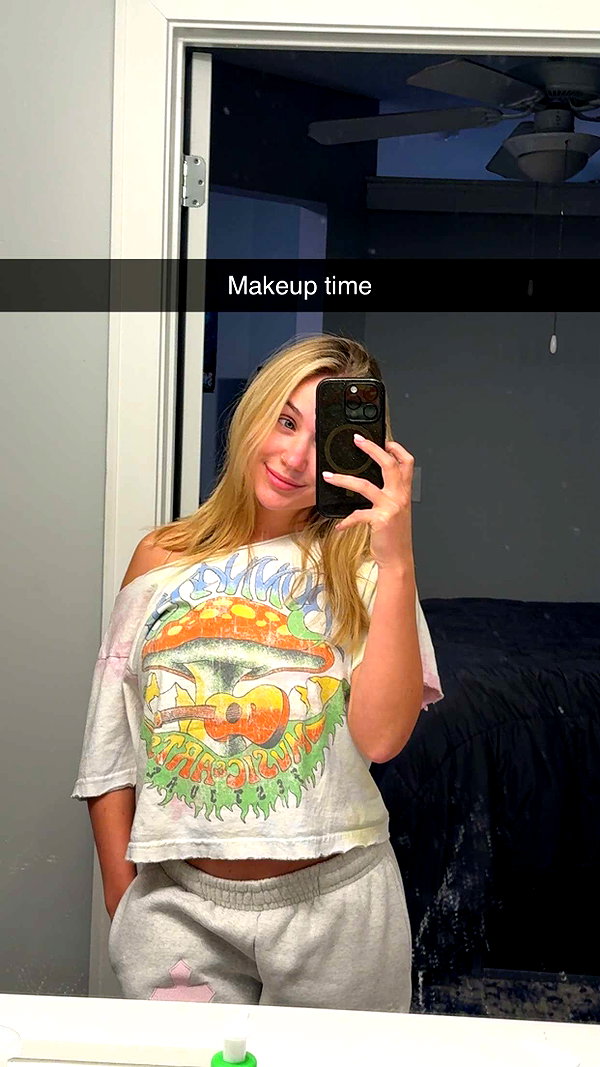 kayleedolisi snapchat image archive image