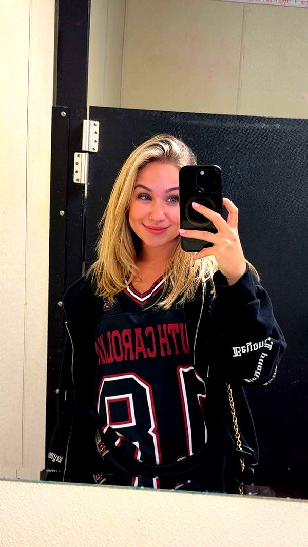 kayleedolisi image ~ Altpins