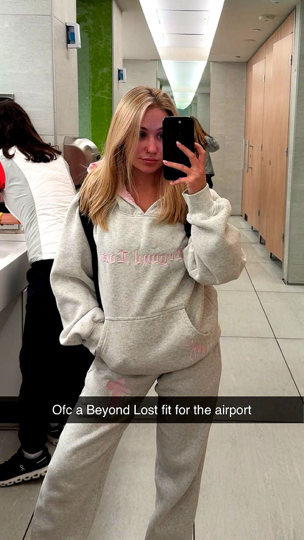 kayleedolisi image ~ Altpins