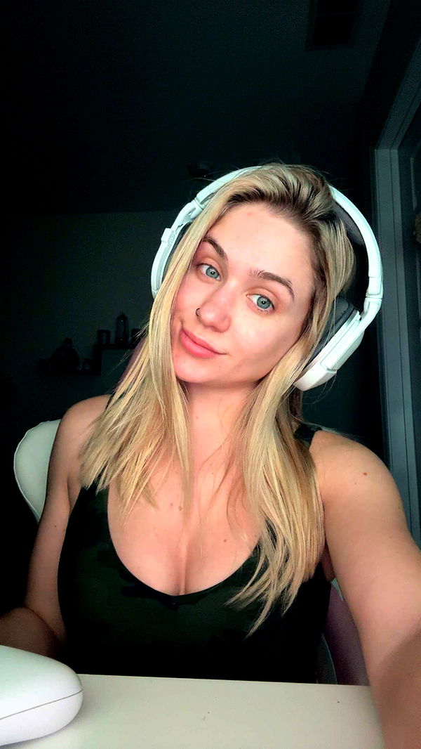 kayleedolisi image ~ Altpins