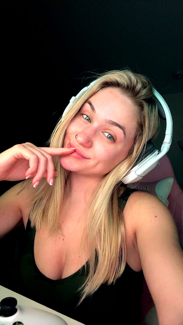 kayleedolisi image ~ Altpins