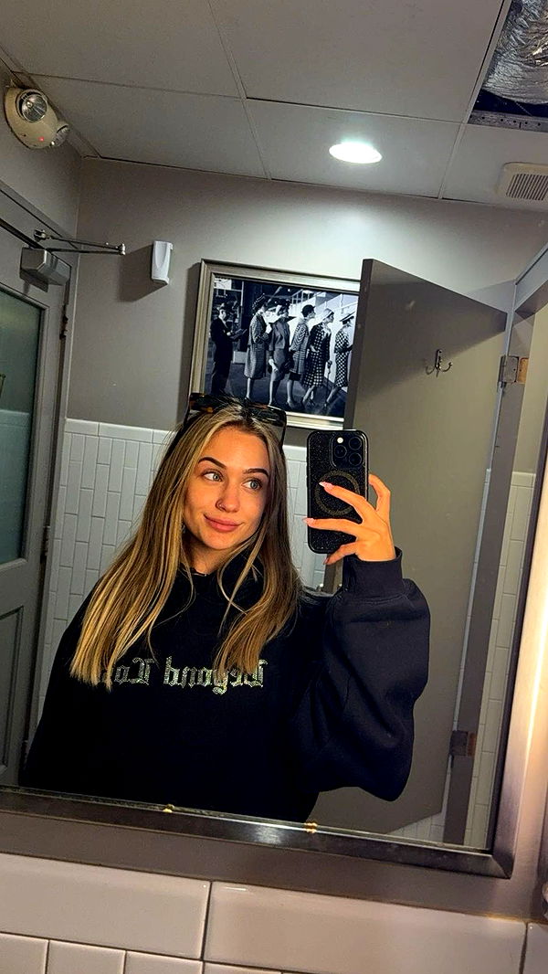 kayleedolisi image ~ Altpins