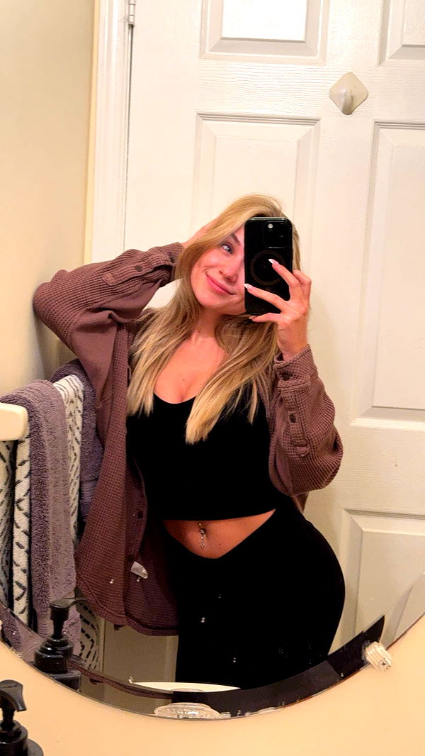 kayleedolisi image ~ Altpins