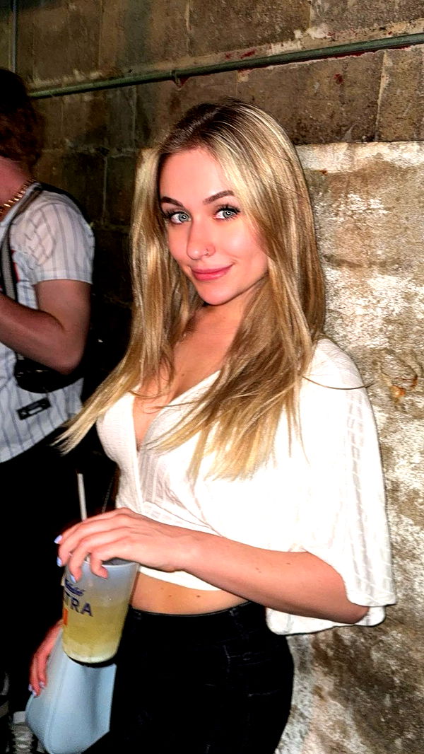 kayleedolisi image ~ Altpins