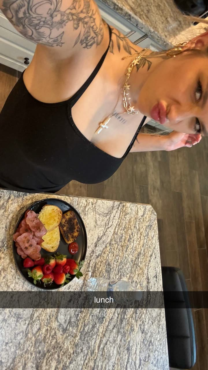 kkierstenking snapchat image archive image