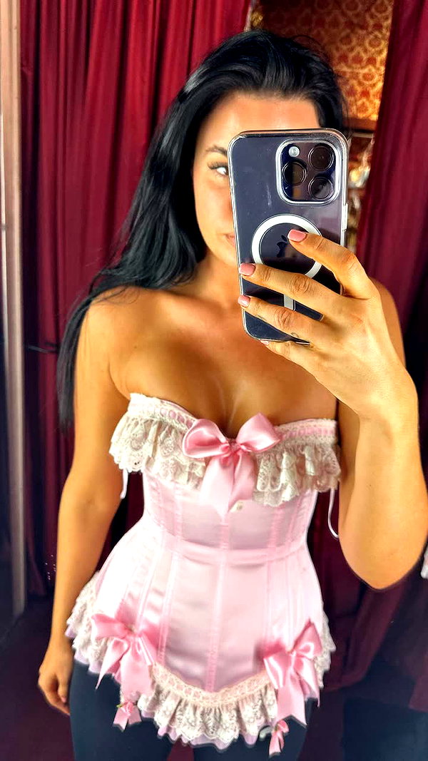 knolldoll snapchat image archive image