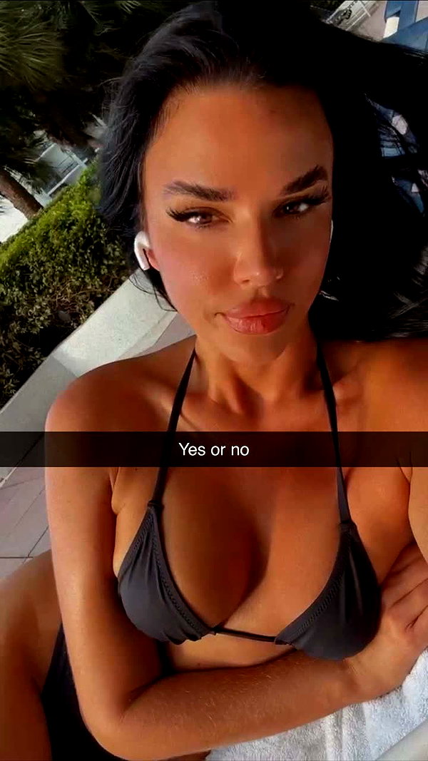 knolldoll snapchat image archive image