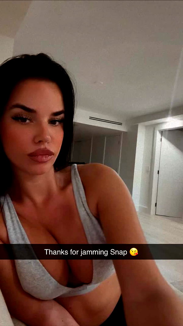 knolldoll snapchat image archive image