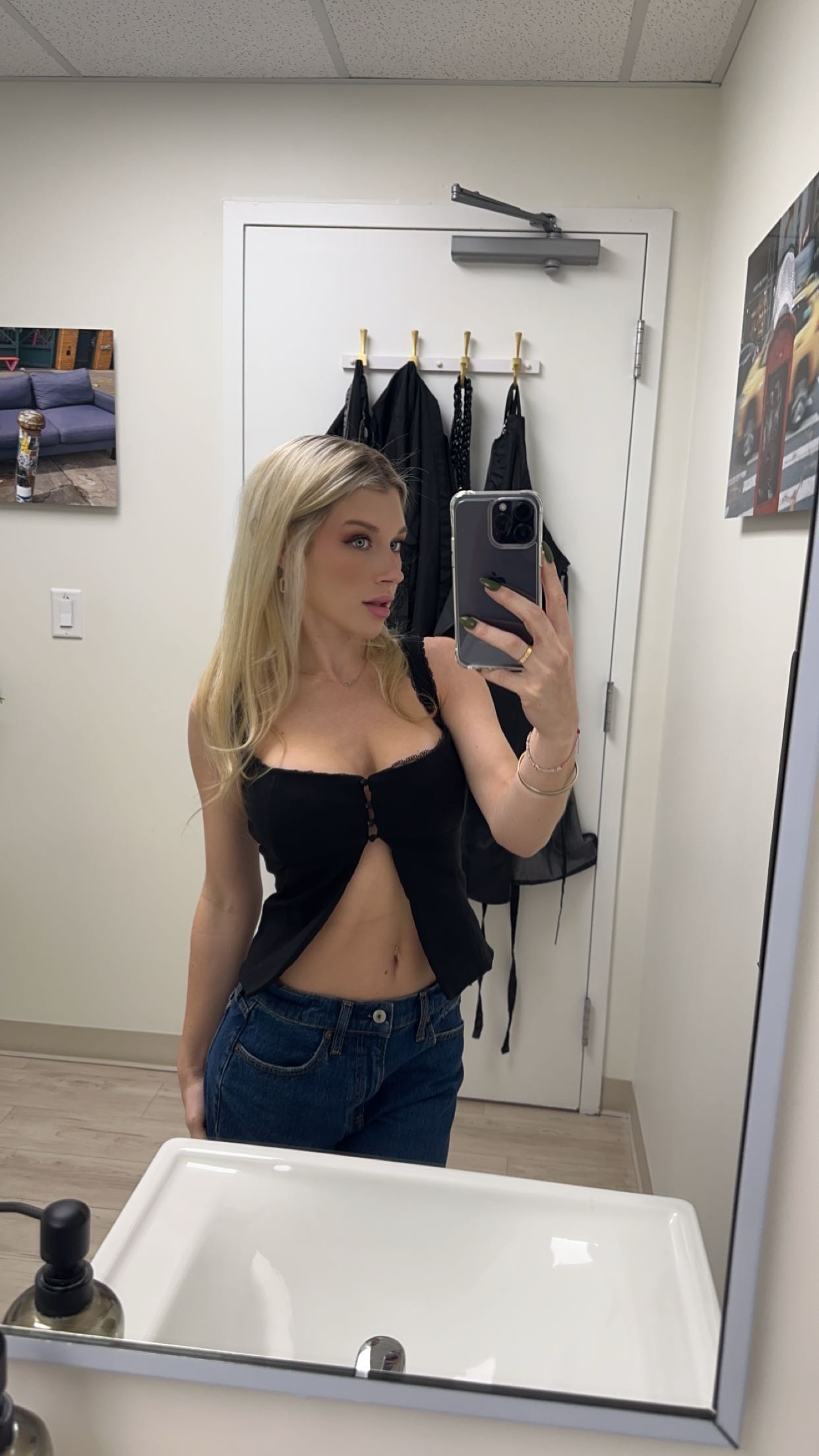 kylaayese snapchat image archive image