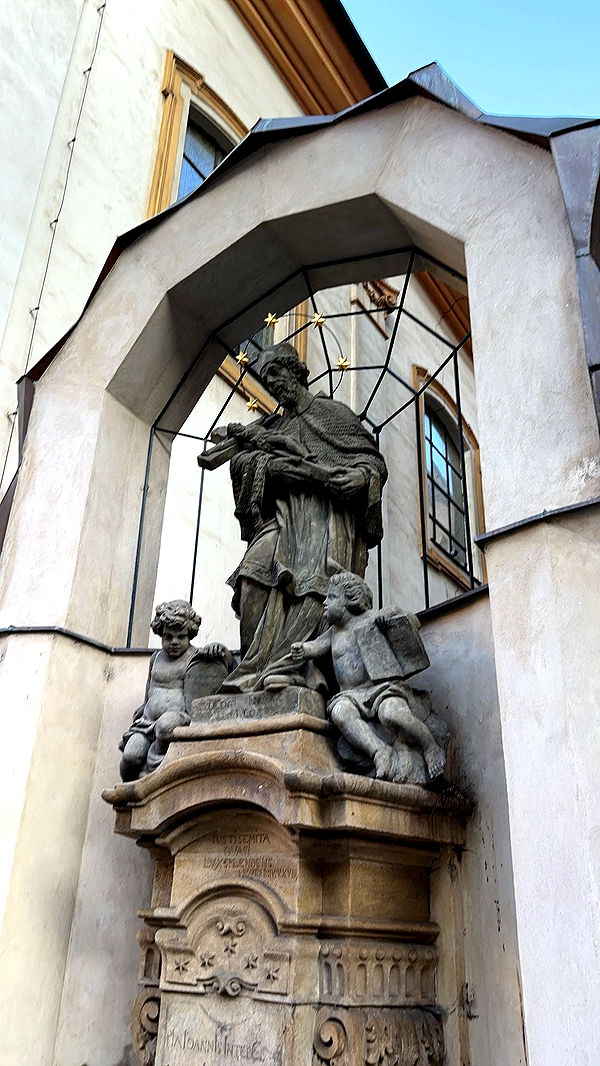 laurenj.fit image ~ Altpins