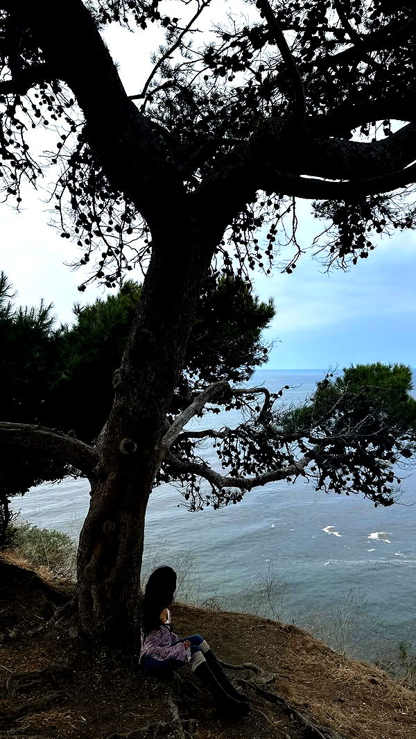 leonanaomii image ~ Altpins