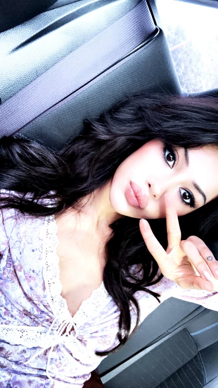 leonanaomii snapchat image archive image