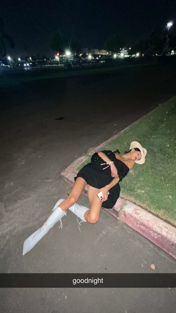 leonanaomii snapchat image archive image