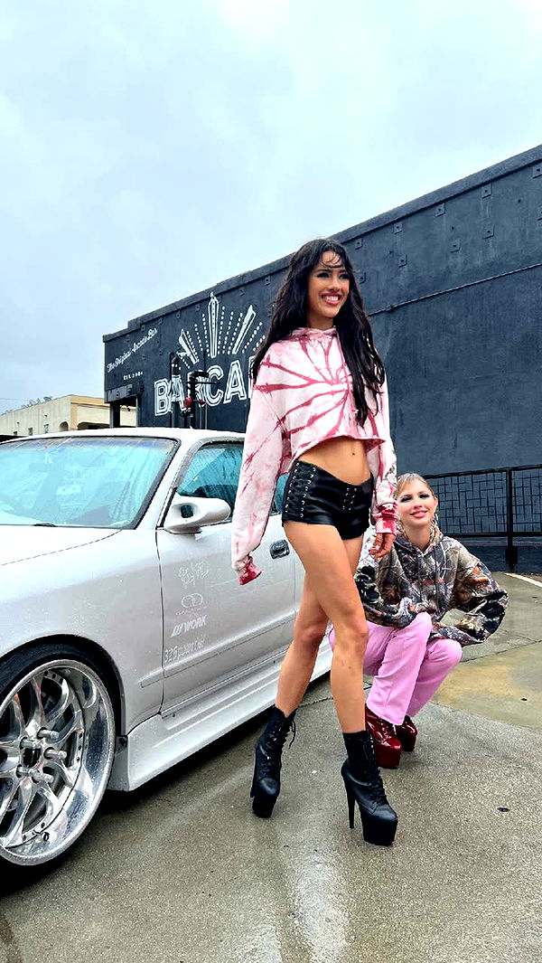 leonanaomii image ~ Altpins