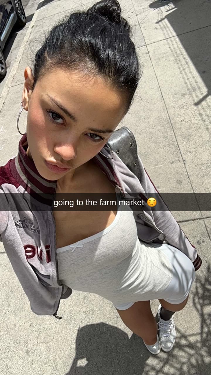 leonanaomii snapchat image archive image