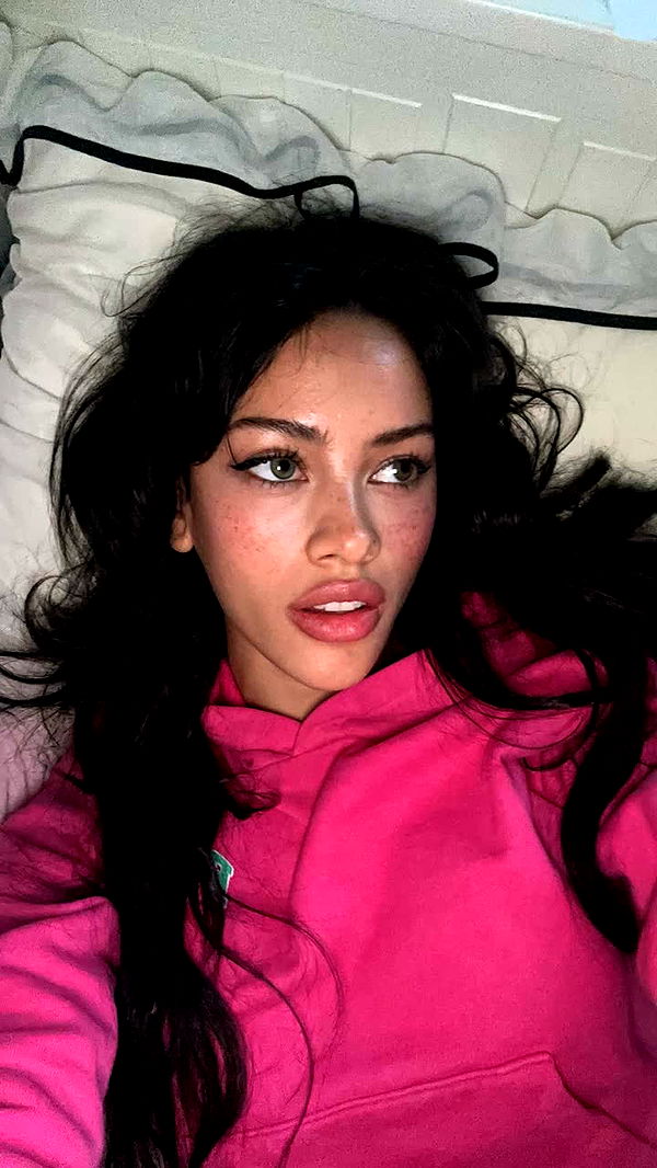 leonanaomii image ~ Altpins