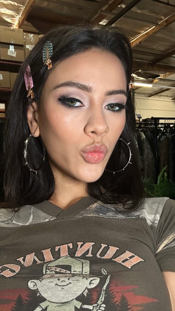 leonanaomii snapchat image archive image