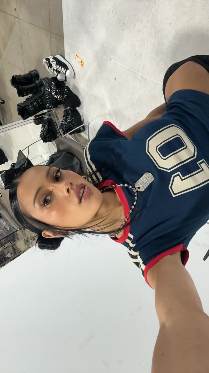 leonanaomii snapchat image archive image