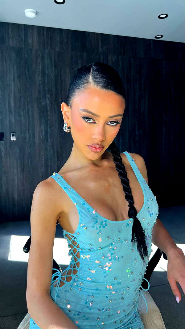 leonanaomii image ~ Altpins