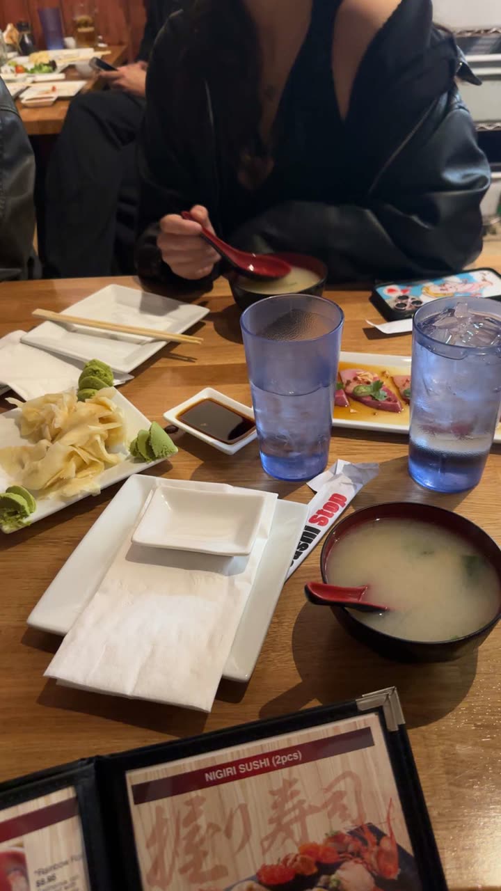 leonanaomii snapchat image archive image