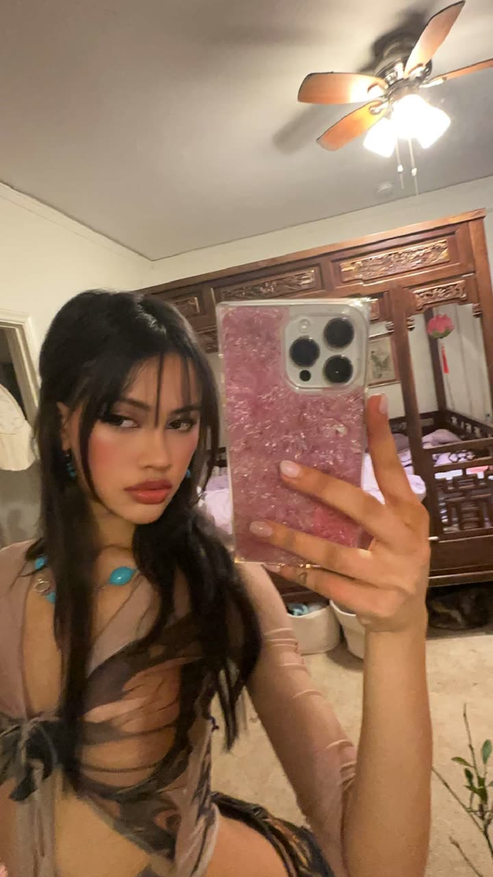 leonanaomii snapchat image archive image