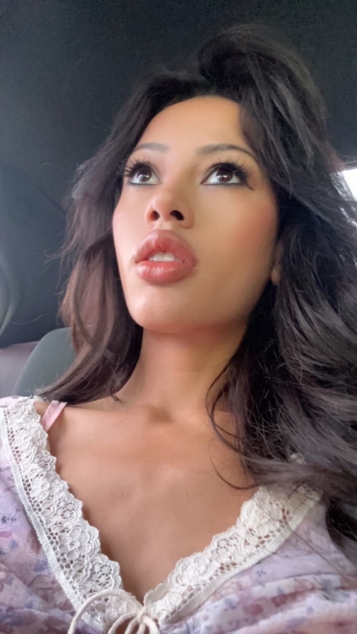 leonanaomii snapchat image archive image