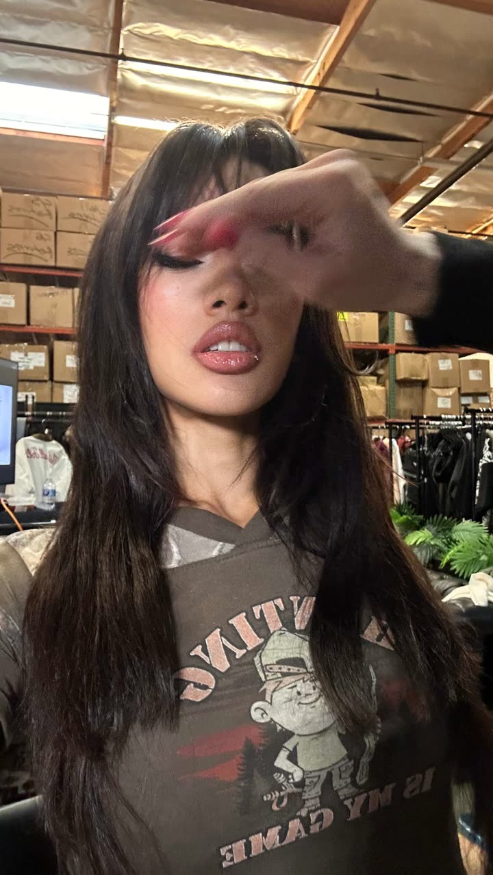 leonanaomii snapchat image archive image