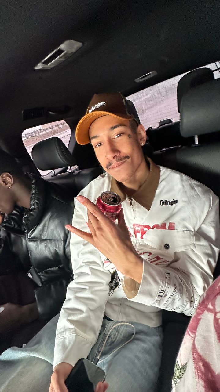 leonanaomii snapchat image archive image