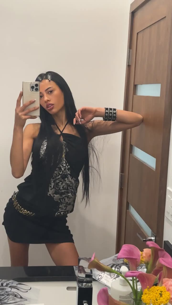 leonanaomii snapchat image archive image