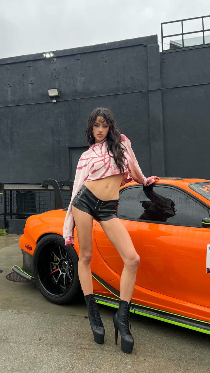 leonanaomii snapchat image archive image