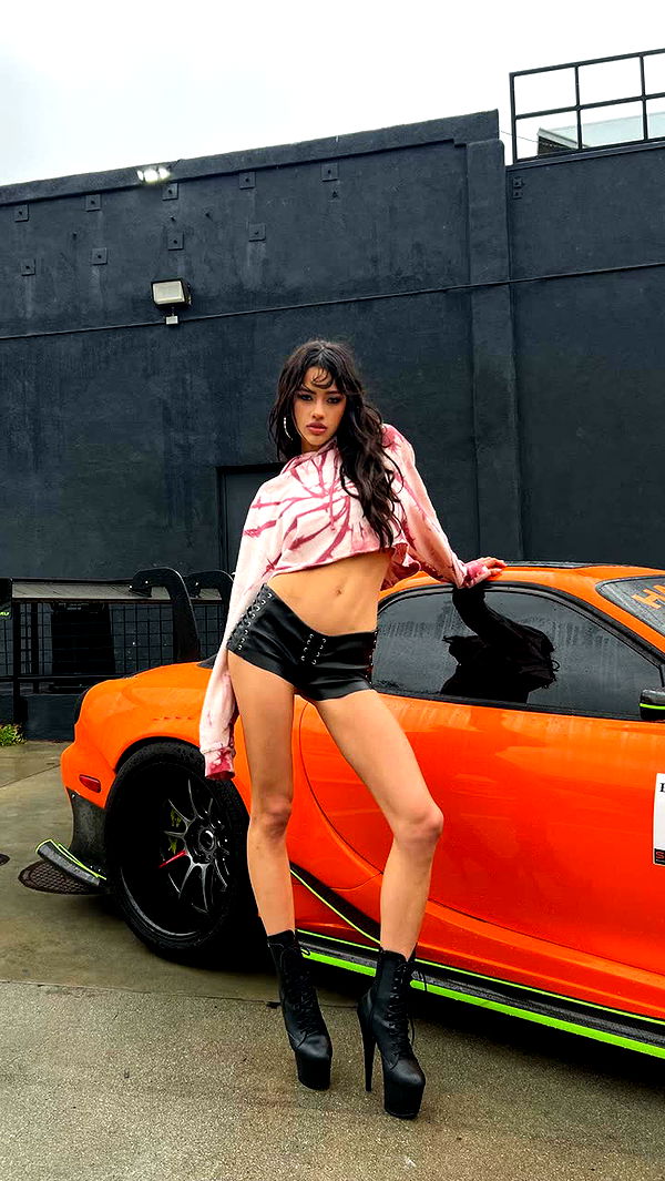 leonanaomii image ~ Altpins