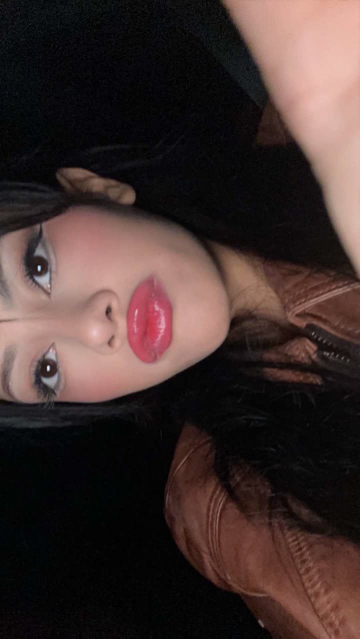 leonanaomii snapchat image archive image