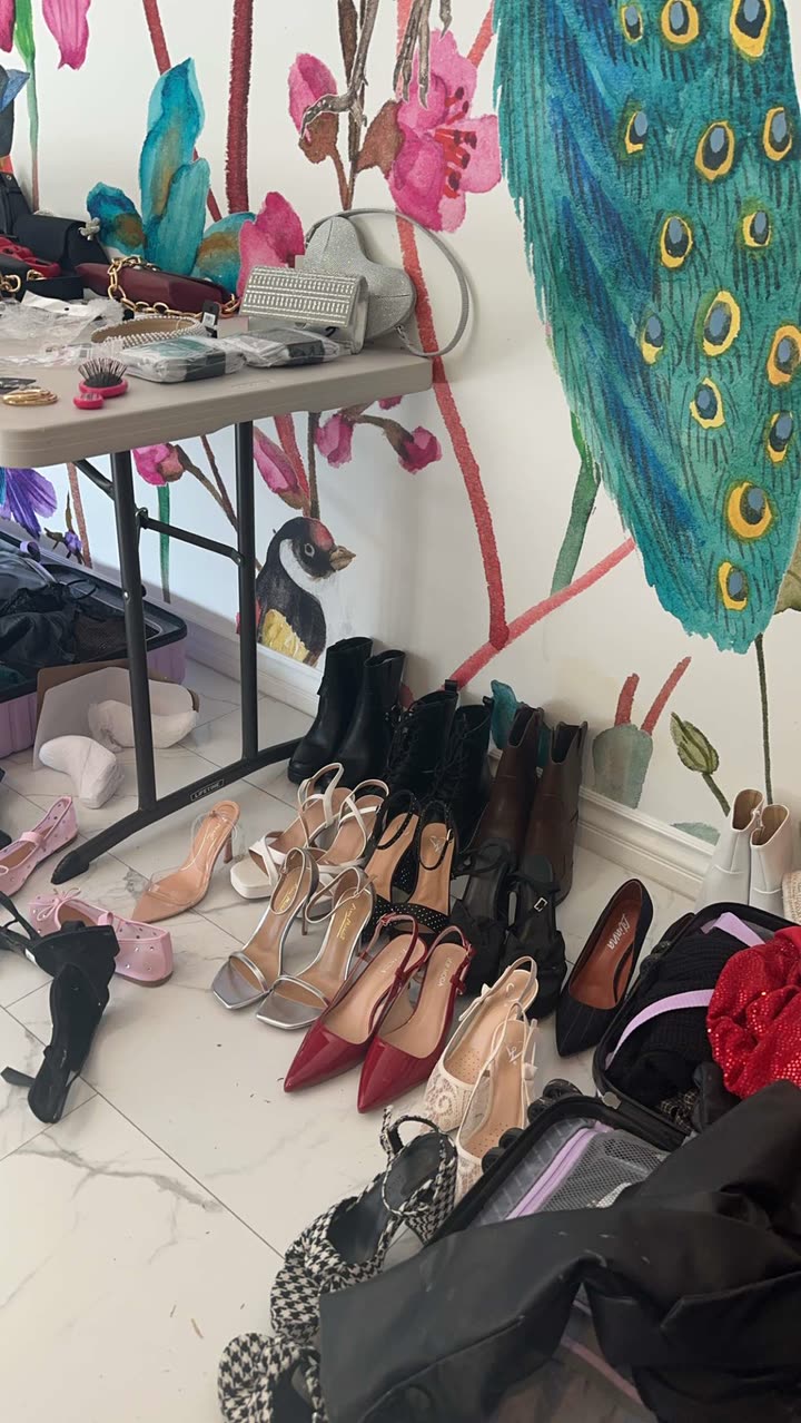 leonanaomii snapchat image archive image