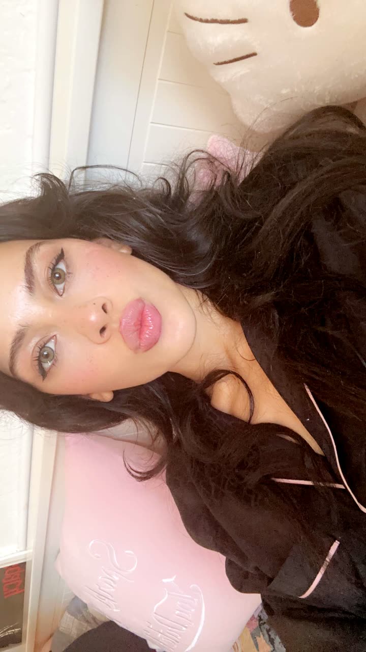 leonanaomii snapchat image archive image