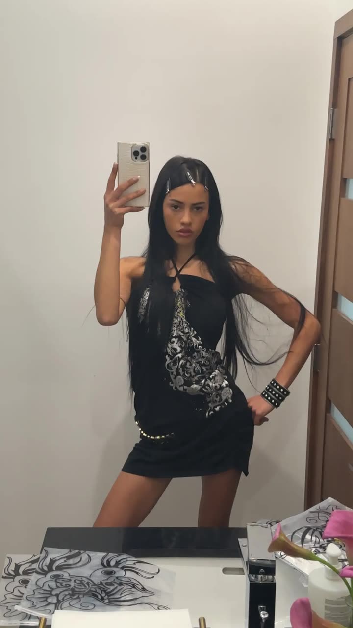 leonanaomii snapchat image archive image