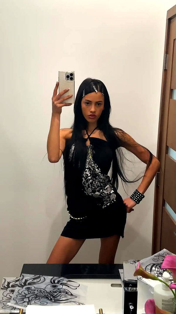 leonanaomii image ~ Altpins