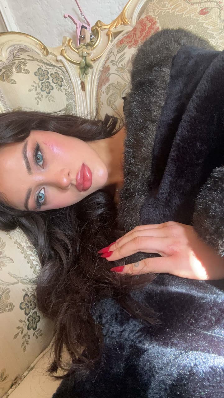 leonanaomii snapchat image archive image