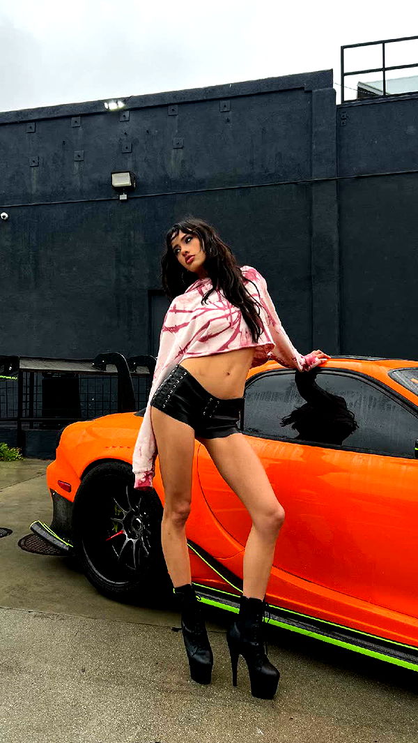 leonanaomii image ~ Altpins