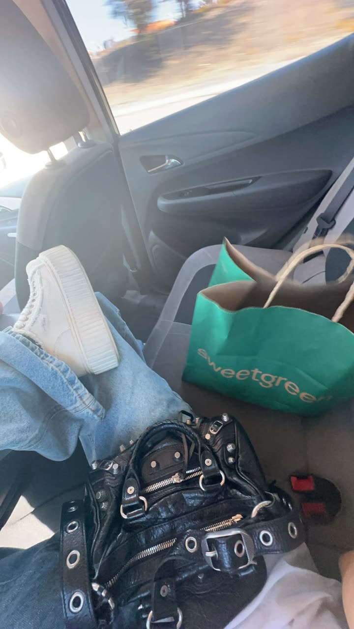 leonanaomii snapchat image archive image