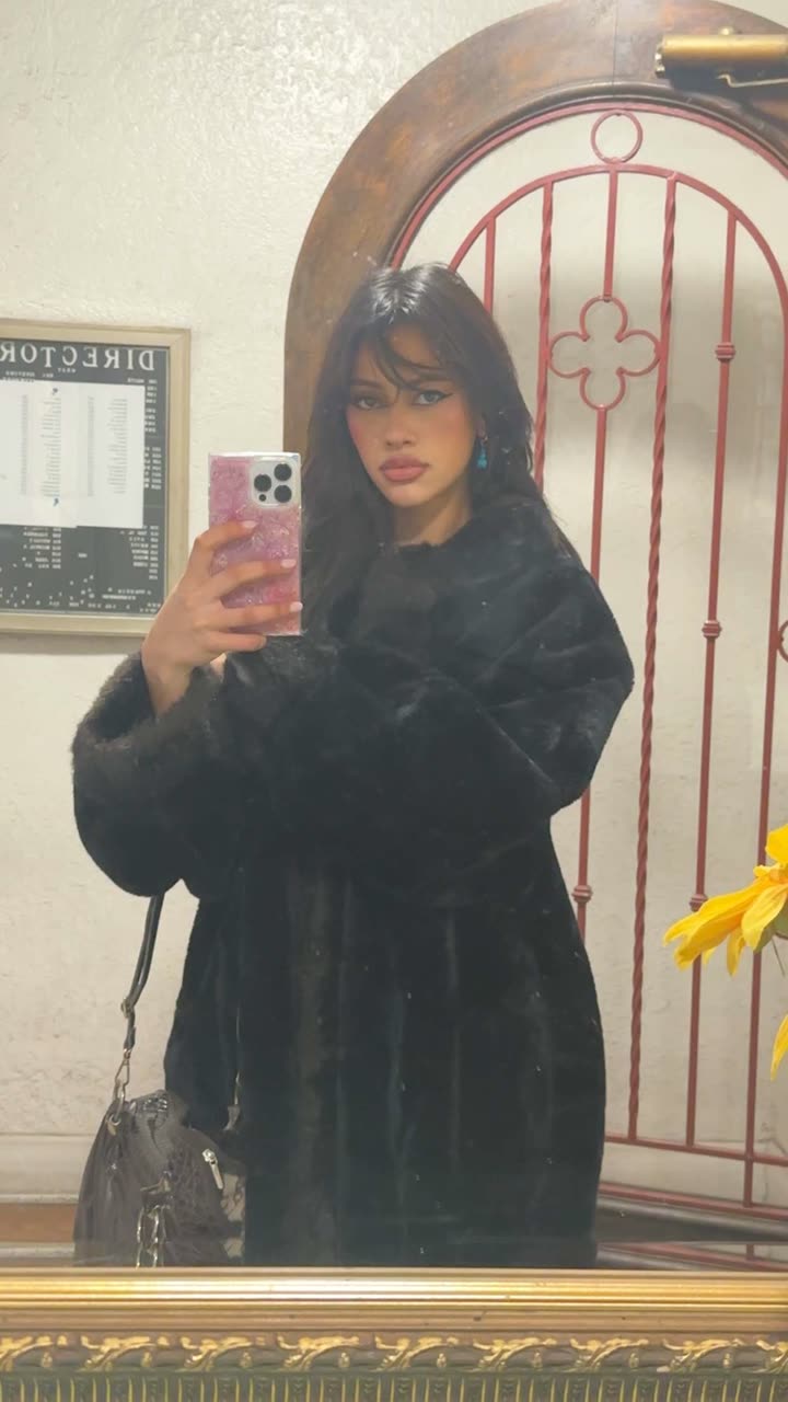 leonanaomii snapchat image archive image