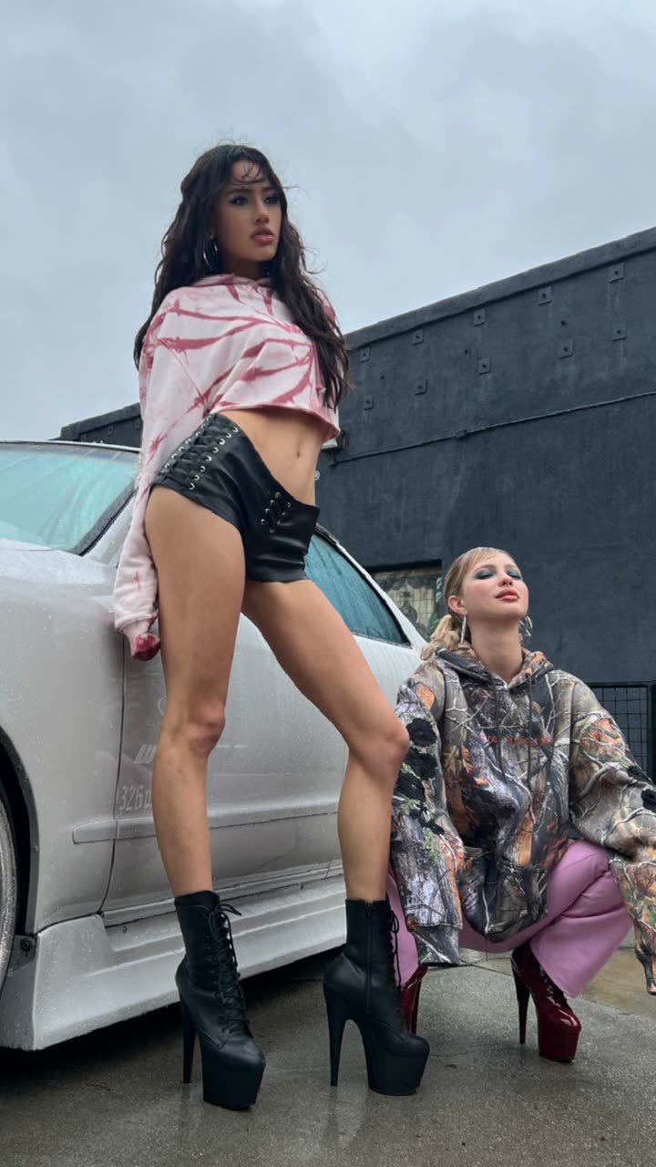 leonanaomii snapchat image archive image