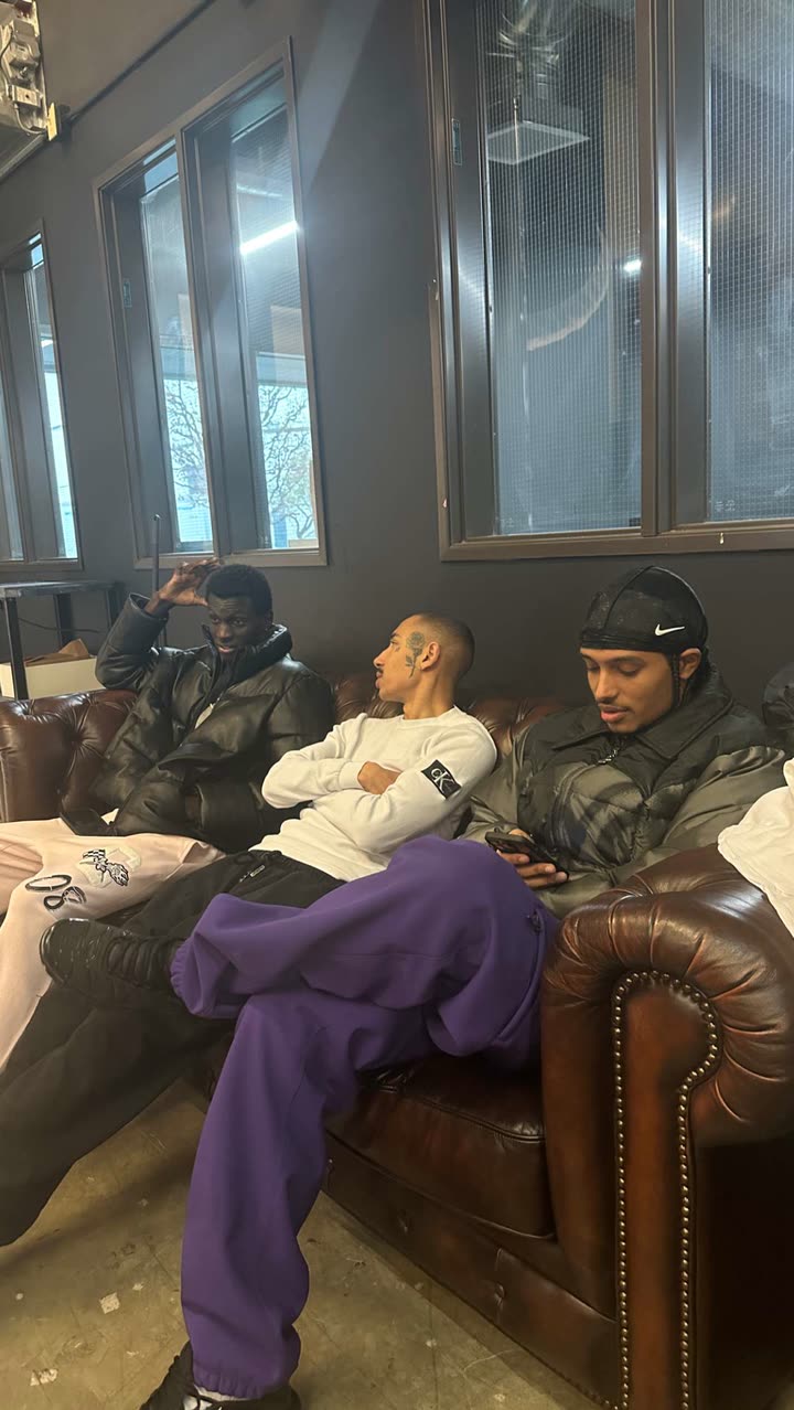 leonanaomii snapchat image archive image